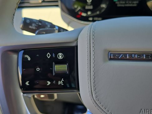 Certified 2025 Land Rover Range Rover SE AWD/4WD image 18
