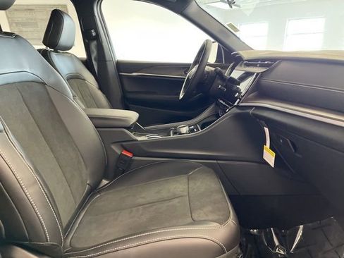 New 2026 Jeep Grand Cherokee Altitude image 25