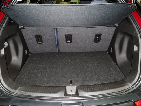 Used 2023 Chevrolet Bolt EUV LT w/ Convenience Package image 9