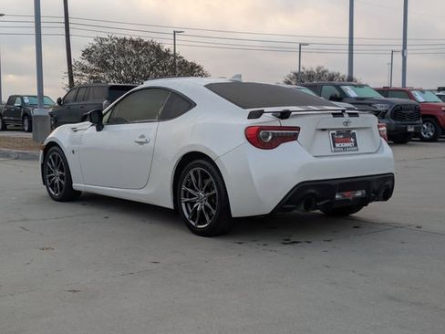 Used 2017 Toyota 86 860 Special Edition image 9