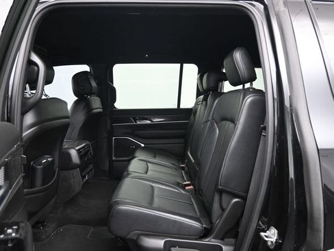 Used 2022 Jeep Wagoneer Series II AWD/4WD image 25