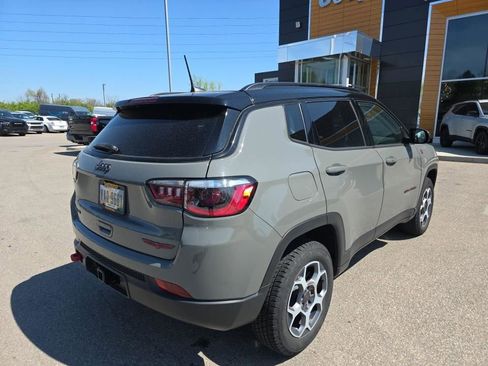 Used 2022 Jeep Compass Trailhawk w/ Trailhawk Convenience Group AWD/4WD image 3
