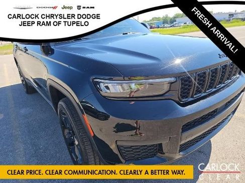 Used 2023 Jeep Grand Cherokee L Altitude AWD/4WD image 3