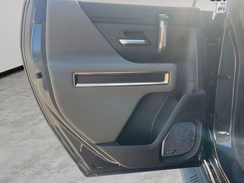 New 2025 GMC Hummer EV 2X w/ LPO, Dark Essentials Package image 17