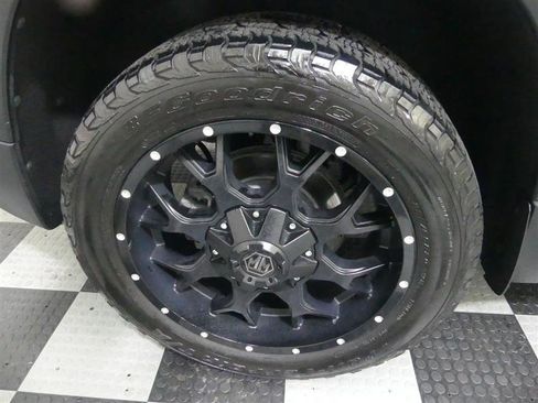 Used 2019 Chevrolet Traverse LT image 17