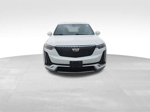 Used 2020 Cadillac XT6 Premium Luxury FWD image 2