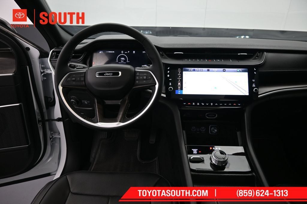 Used 2026 Jeep Grand Cherokee L Limited AWD/4WD image 11