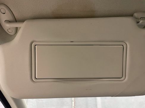 Used 2017 Ford C-MAX Energi Titanium image 28