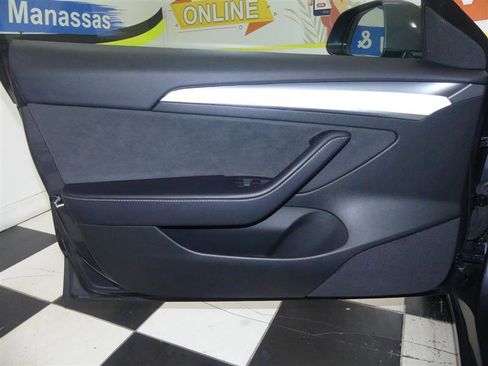 Used 2023 Tesla Model 3 Standard Range image 23