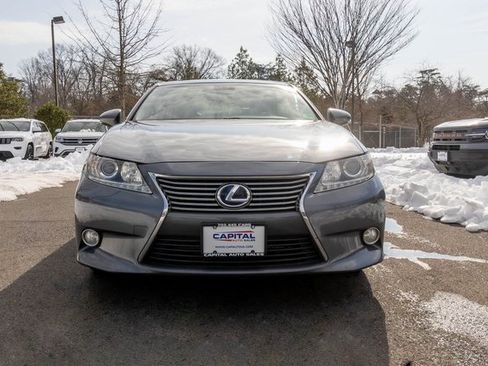 Used 2013 Lexus ES 300h image 2