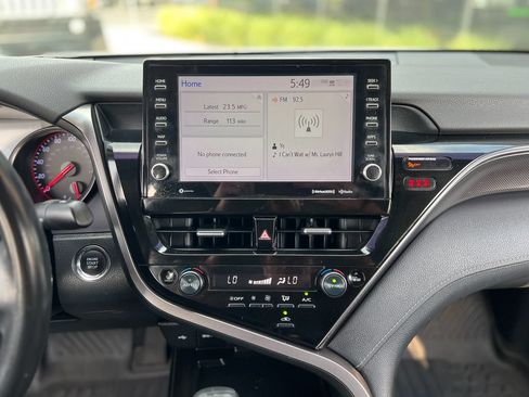Used 2022 Toyota Camry XSE FWD image 17