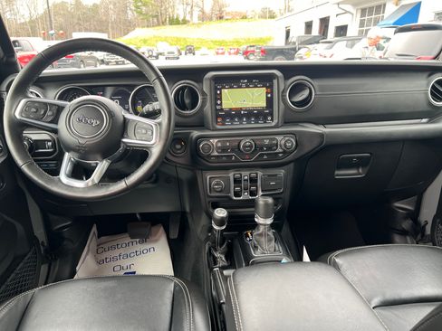 Used 2023 Jeep Wrangler Sahara w/ Cold Weather Group AWD/4WD image 13