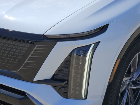 New 2027 Cadillac Vistiq Sport AWD/4WD image 5