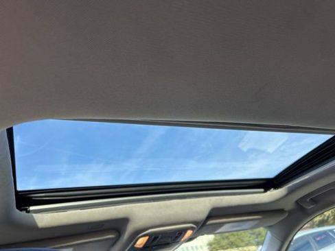 Used 2021 Toyota Highlander XLE image 13