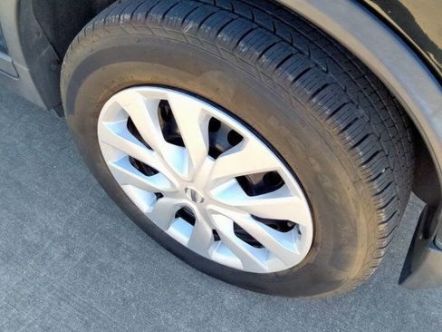 Used 2017 Nissan Rogue S image 24