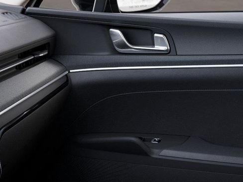 New 2025 Kia K5 LXS image 28