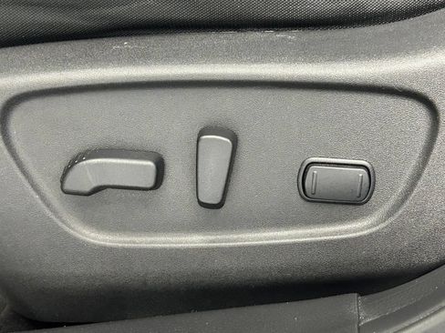 Used 2018 Nissan Rogue SV AWD/4WD image 27