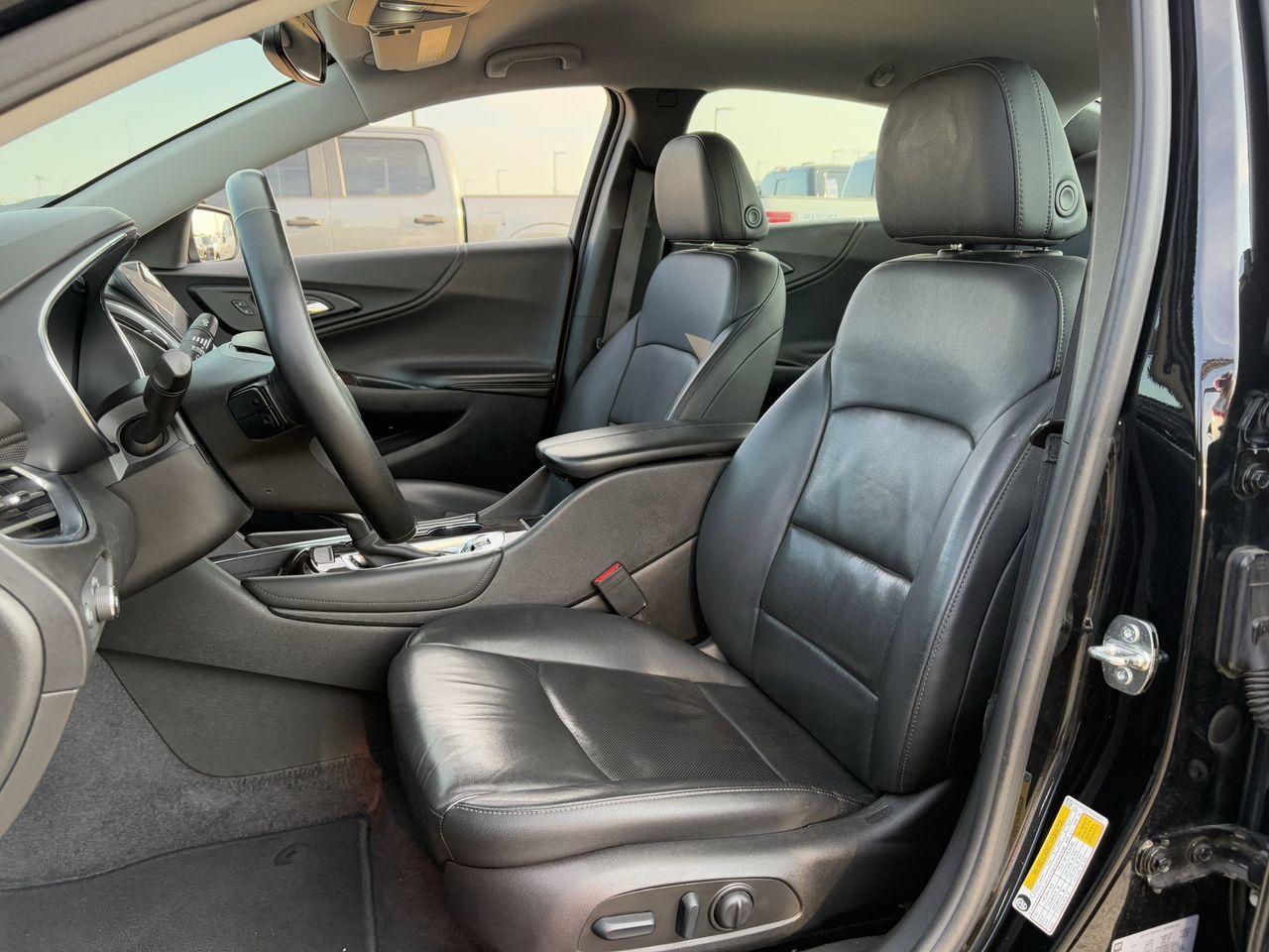 Used 2023 Chevrolet Malibu LT FWD image 27