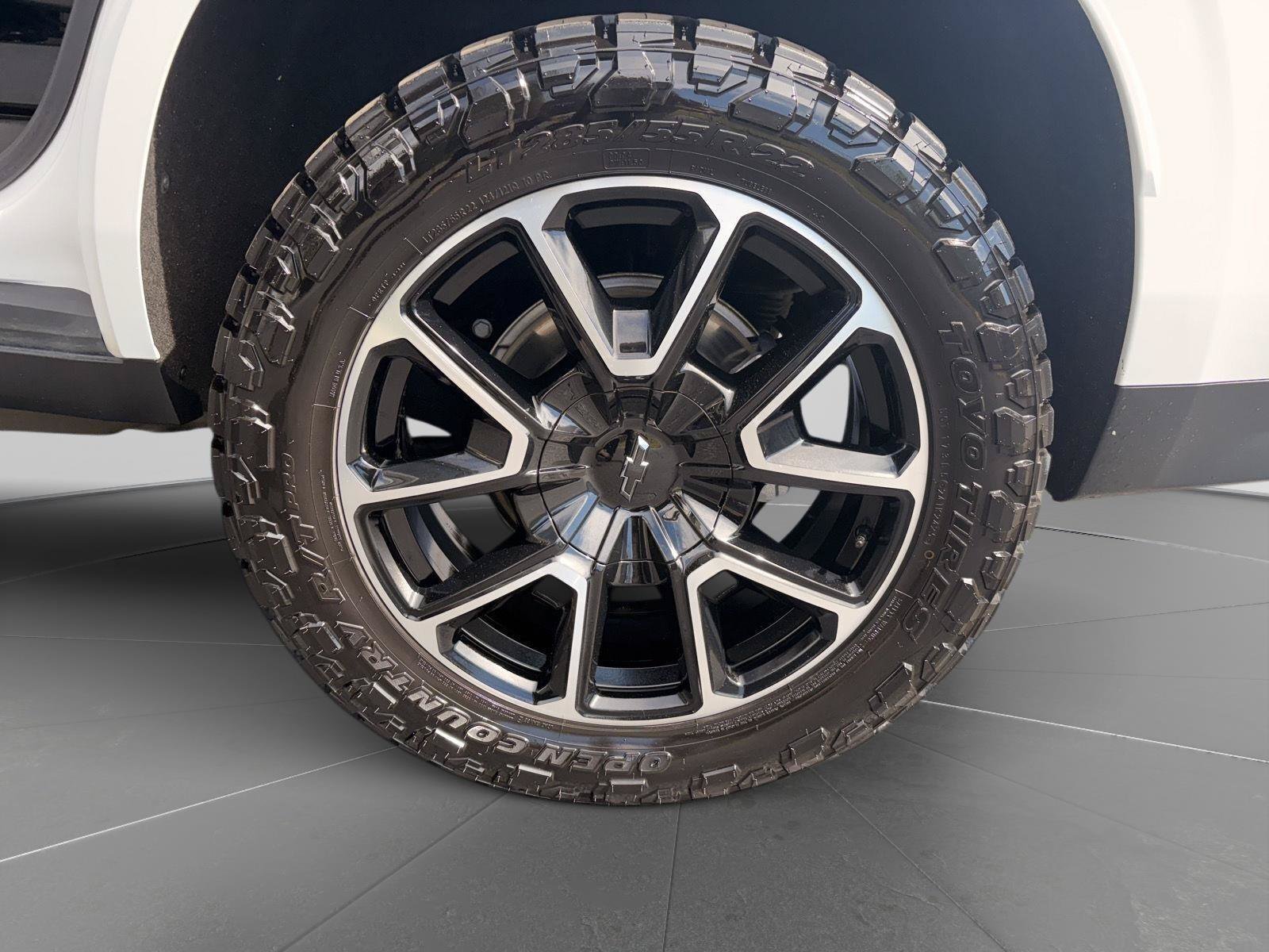 Used 2024 Chevrolet Tahoe RST w/ Luxury Package AWD/4WD image 11