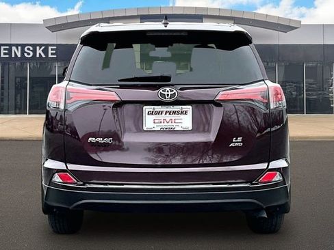 Used 2018 Toyota RAV4 LE w/ Carpet Mat Package image 4