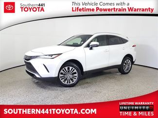 Used 2022 Toyota Venza XLE video 1