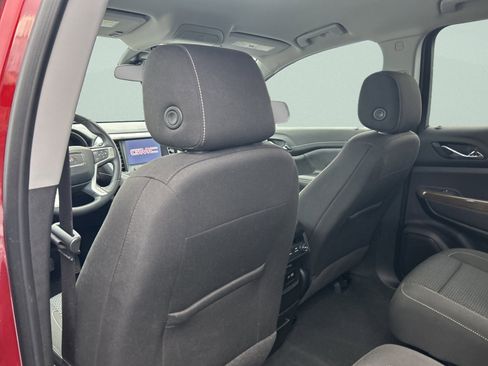 Used 2023 GMC Acadia SLE w/ Driver Convenience Package image 16