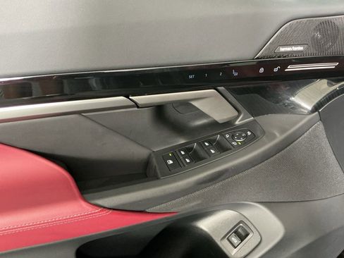 Certified 2025 BMW 530i w/ Premium Package RWD image 18