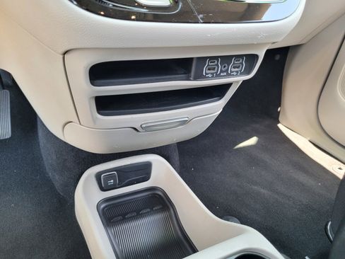 Used 2023 Chrysler Voyager LX FWD image 21