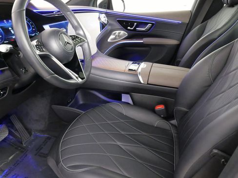 Used 2023 Mercedes-Benz EQS 580 4MATIC SUV image 29