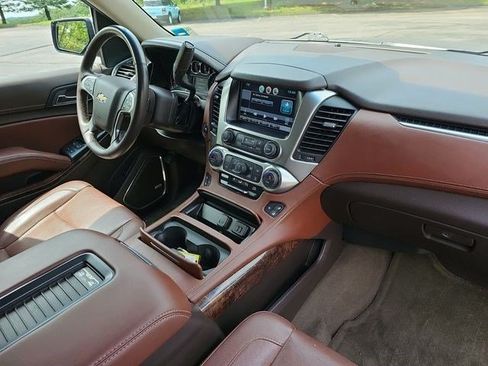 Used 2015 Chevrolet Suburban LTZ AWD/4WD image 12