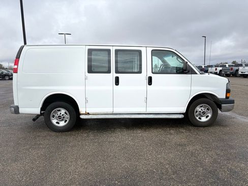 Used 2016 GMC Savana 2500 RWD image 6