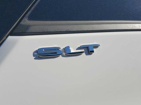 Used 2024 GMC Terrain SLT AWD/4WD image 6