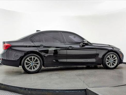 Used 2018 BMW 320i Sedan RWD image 9