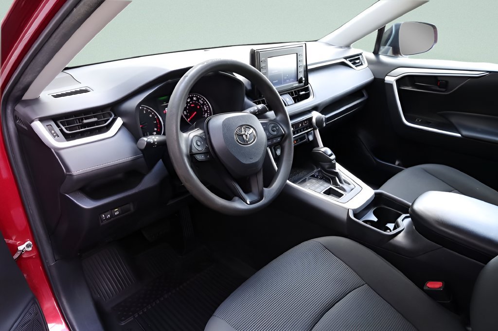 Used 2021 Toyota RAV4 LE AWD/4WD image 27