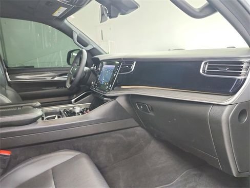 Used 2022 Jeep Wagoneer Series III image 38