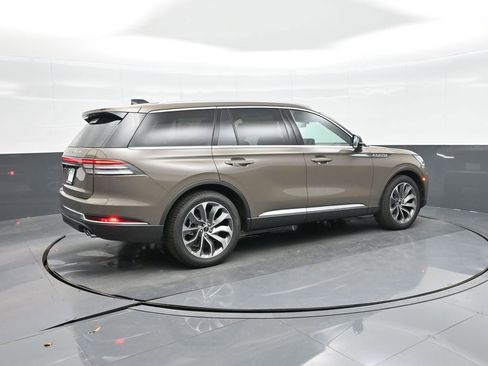 New 2026 Lincoln Aviator 2WD image 9