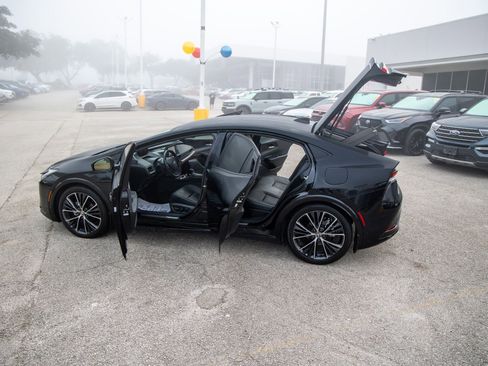 Certified 2024 Toyota Prius XLE image 11