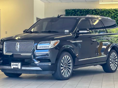 Certified 2019 Lincoln Navigator Reserve AWD/4WD image 8