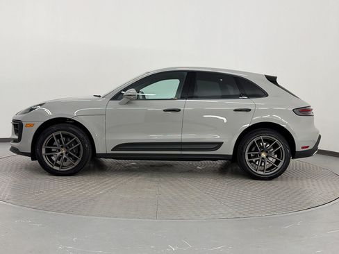 Used 2026 Porsche Macan AWD/4WD image 2