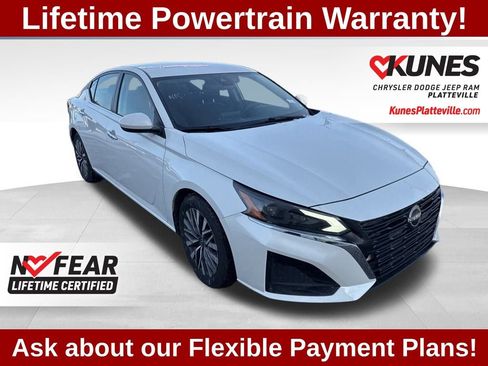 Used 2023 Nissan Altima 2.5 SV image 1