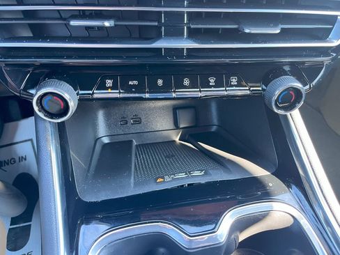 Certified 2025 Chevrolet Traverse LT image 26