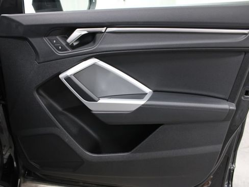Used 2025 Audi Q3 2.0T Premium AWD/4WD image 37