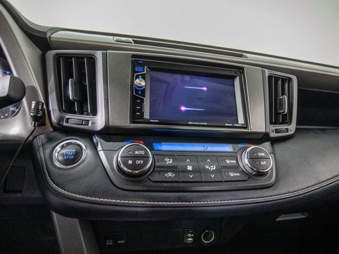 Used 2018 Toyota RAV4 XLE w/ Plus Extra Value Package FWD image 23
