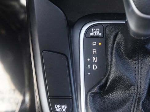 Used 2023 Kia Soul LX w/ LX Technology Package FWD image 16