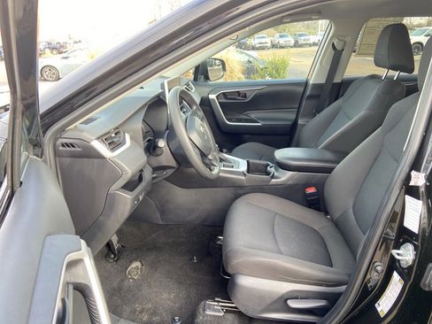 Used 2024 Toyota RAV4 LE image 33