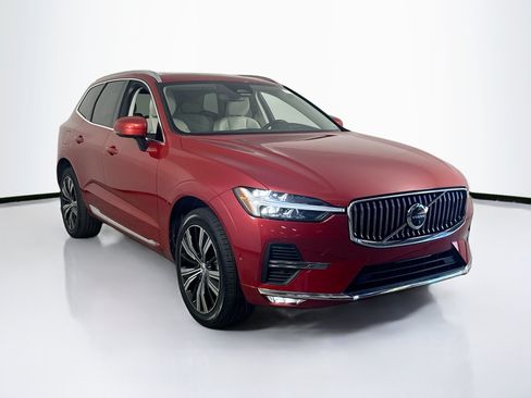 Used 2023 Volvo XC60 B5 Plus FWD image 3