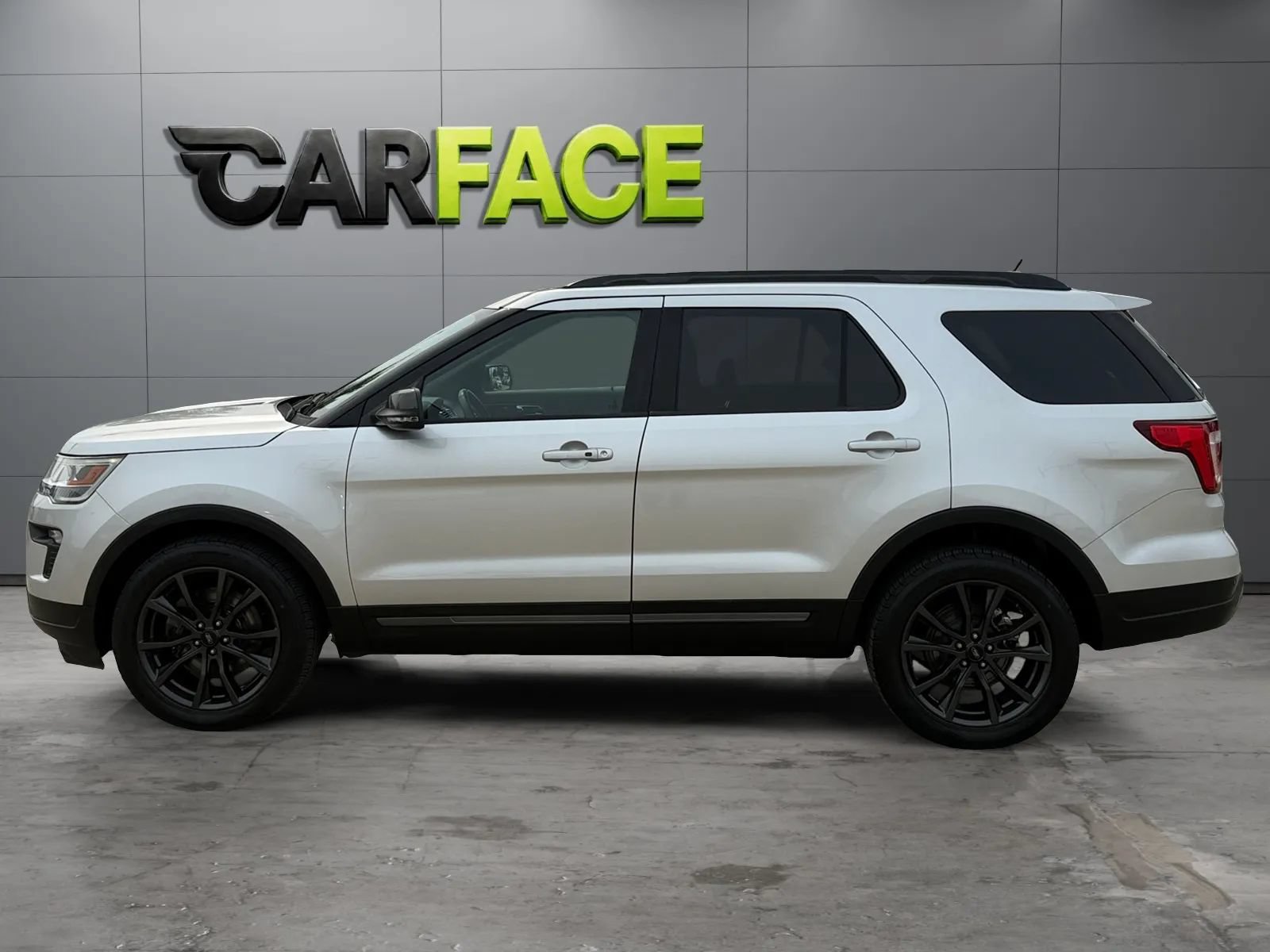 Used 2018 Ford Explorer XLT w/ Equipment Group 202A AWD/4WD image 7