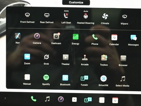 Used 2023 Tesla Model Y Long Range image 31