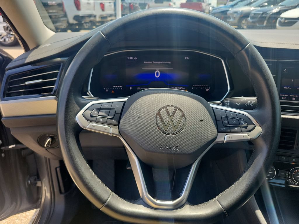 Used 2024 Volkswagen Jetta SE FWD image 21