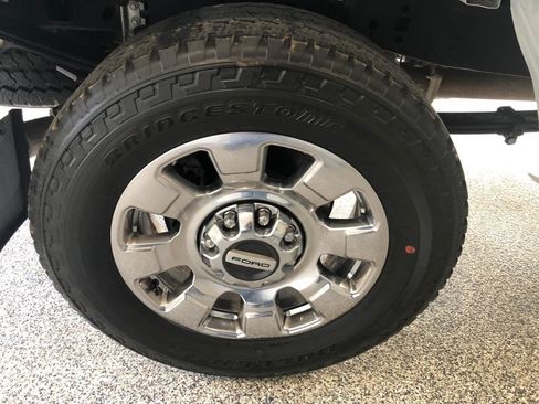 Used 2025 Ford F250 Lariat w/ Chrome Package image 17